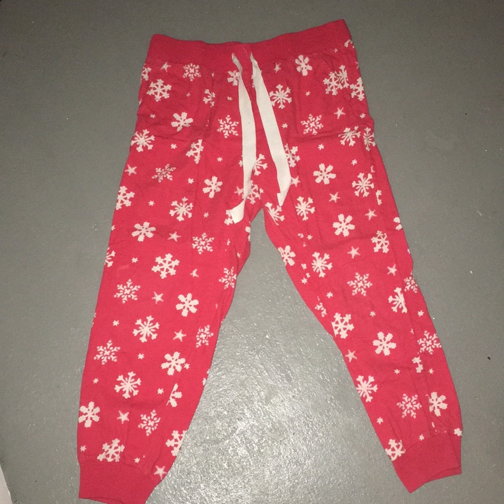 red snowflake pajama pants